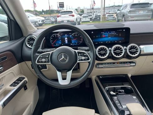 Used 2023 Mercedes-Benz GLB 250 4MATIC w/ Premium Package image 36
