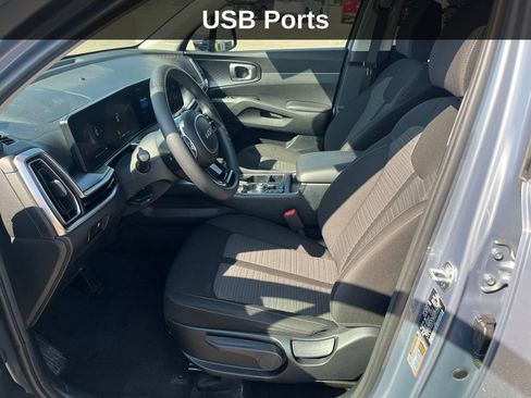 Used 2024 Kia Sorento LX FWD image 12