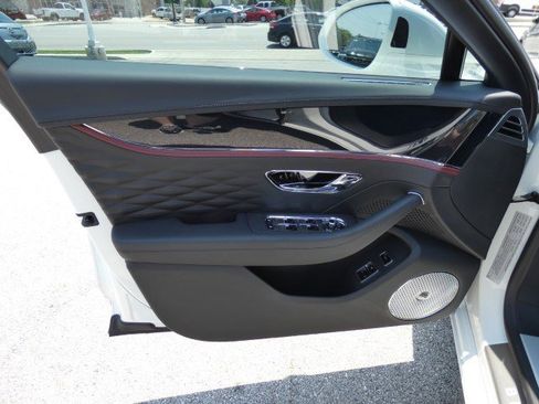 Used 2024 Bentley Flying Spur W12 AWD/4WD image 11