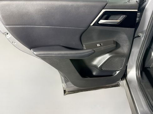 Used 2023 Mitsubishi Outlander SE image 26