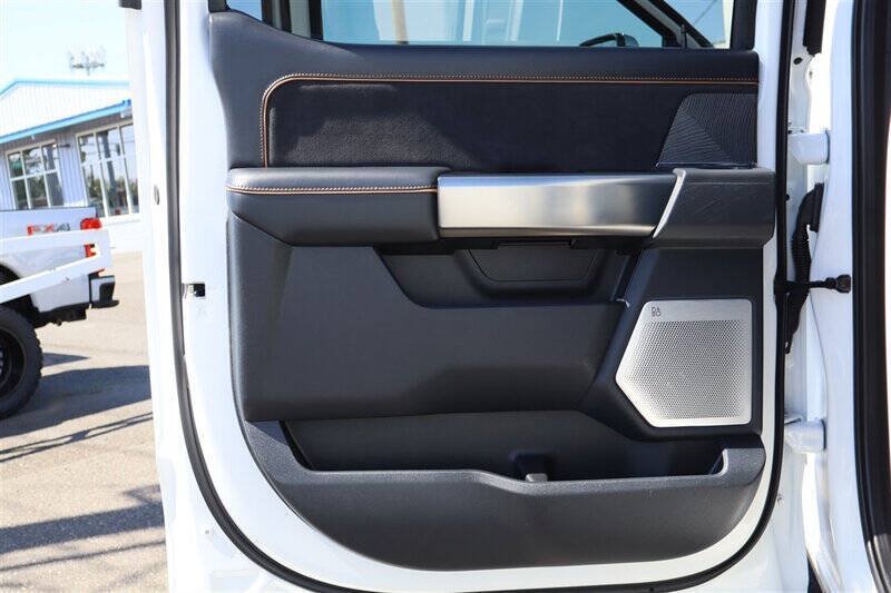 Used 2024 Ford F250 Platinum AWD/4WD image 28