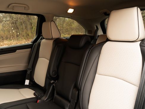 Used 2025 Honda Odyssey Elite image 18