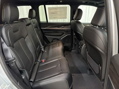 New 2026 Jeep Grand Cherokee Limited w/ Limited Altitude Package RWD image 18