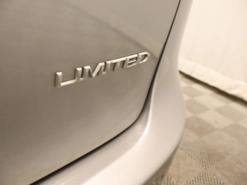 Used 2020 Chrysler Pacifica Limited image 22