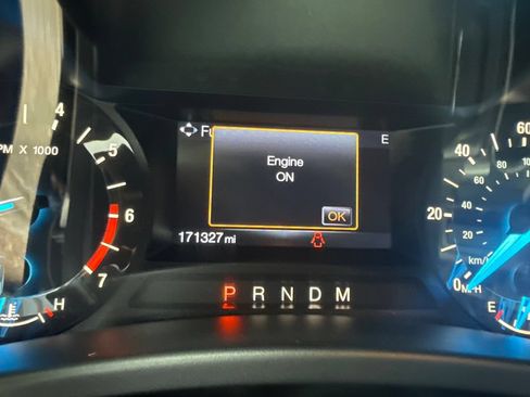 Used 2017 Ford Expedition XLT RWD image 3