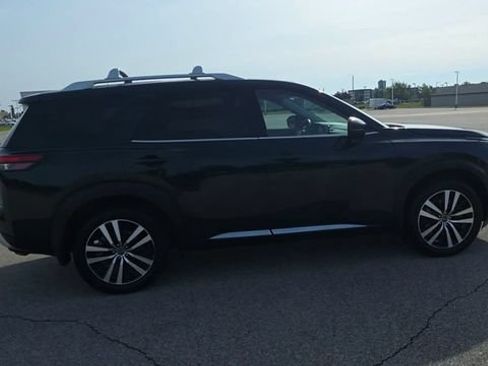 Used 2023 Nissan Pathfinder Platinum AWD/4WD image 8