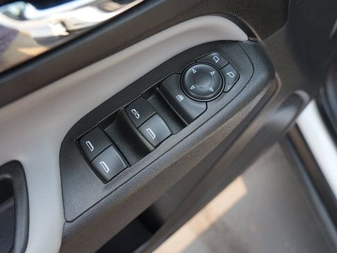 Used 2020 Chevrolet Equinox LS AWD/4WD image 16
