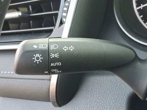 Used 2022 Toyota Camry SE image 27