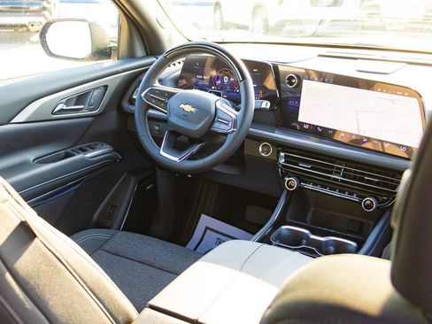 New 2026 Chevrolet Traverse LT w/ Enhanced Driving Package image 15