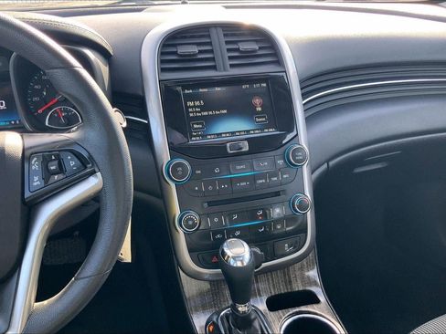 Used 2015 Chevrolet Malibu LT w/ Power Convenience Package image 6