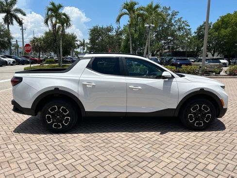 Used 2023 Hyundai Santa Cruz SEL Premium AWD/4WD image 2