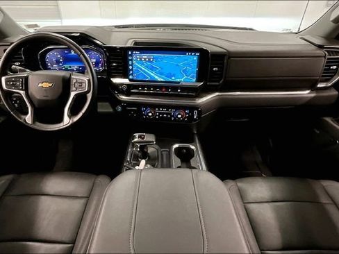 Used 2023 Chevrolet Silverado 1500 LTZ w/ LTZ Convenience Package II AWD/4WD image 18