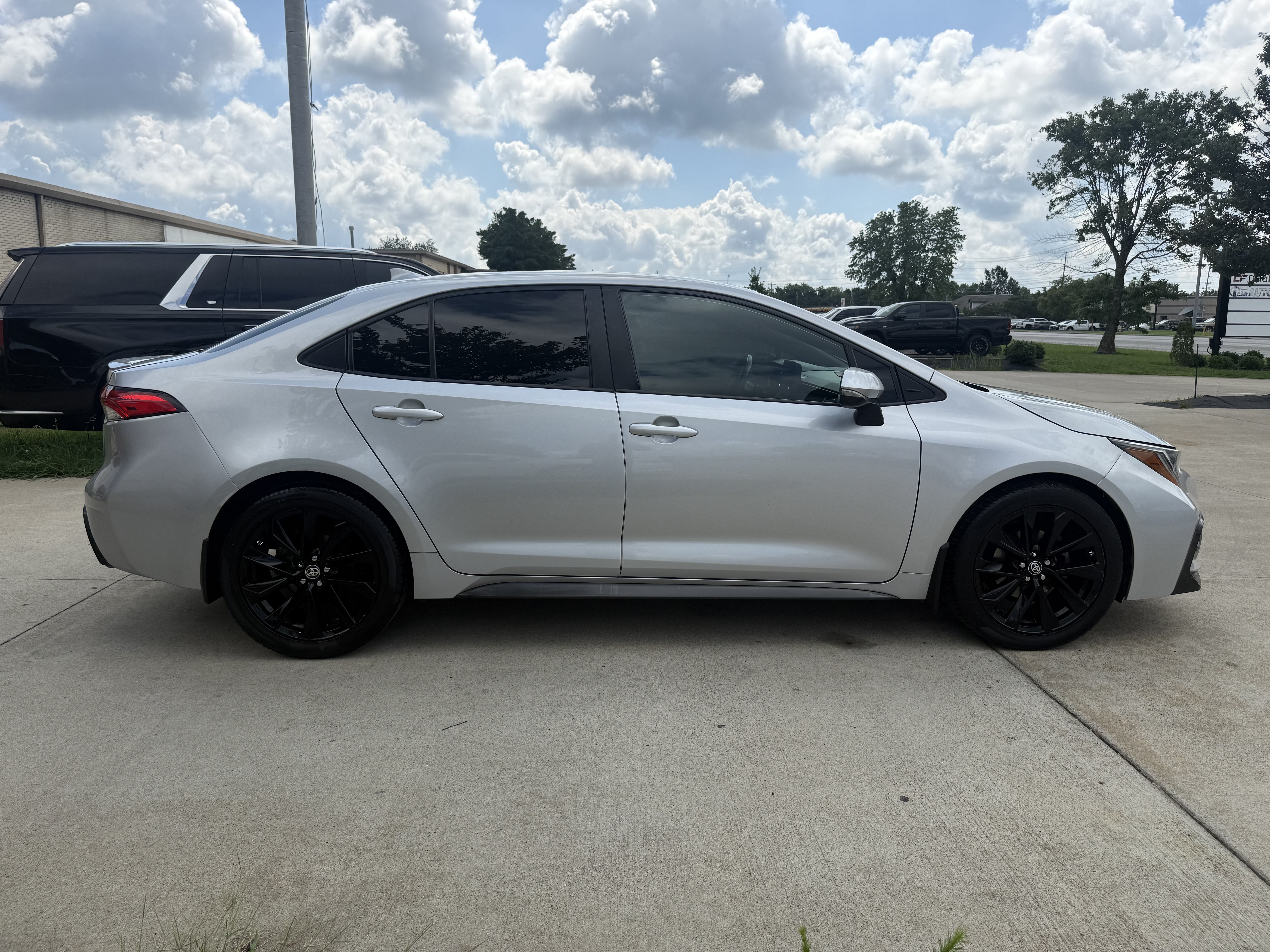Used 2022 Toyota Corolla SE FWD image 8