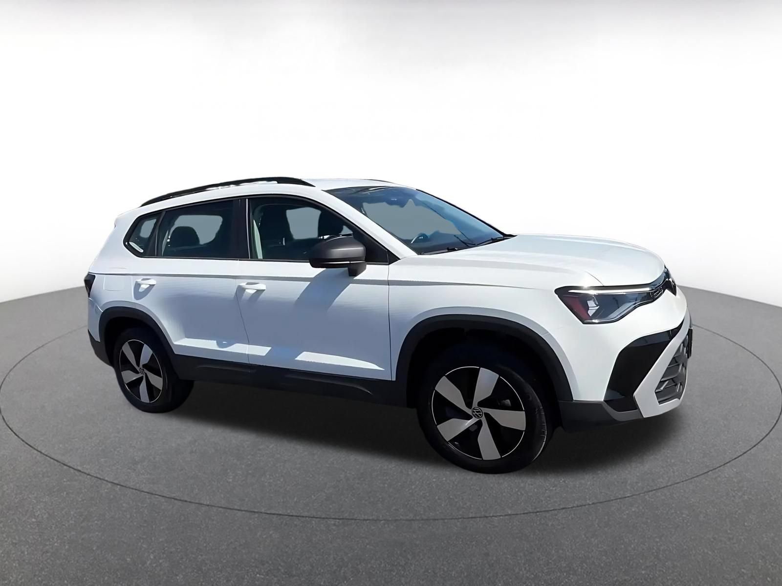 Used 2026 Volkswagen Taos S AWD/4WD image 2