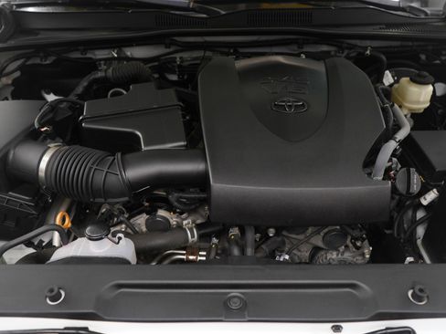 Used 2020 Toyota Tacoma SR5 image 29