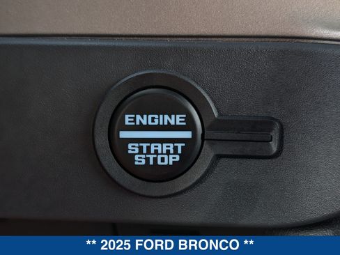 Certified 2025 Ford Bronco Outer Banks AWD/4WD image 34
