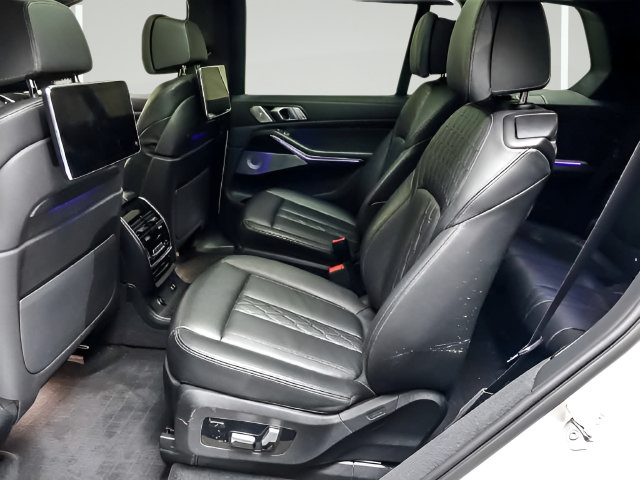 Used 2020 BMW X7 M50i AWD/4WD image 11