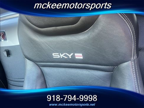 Used 2009 Saturn Sky Red Line image 8