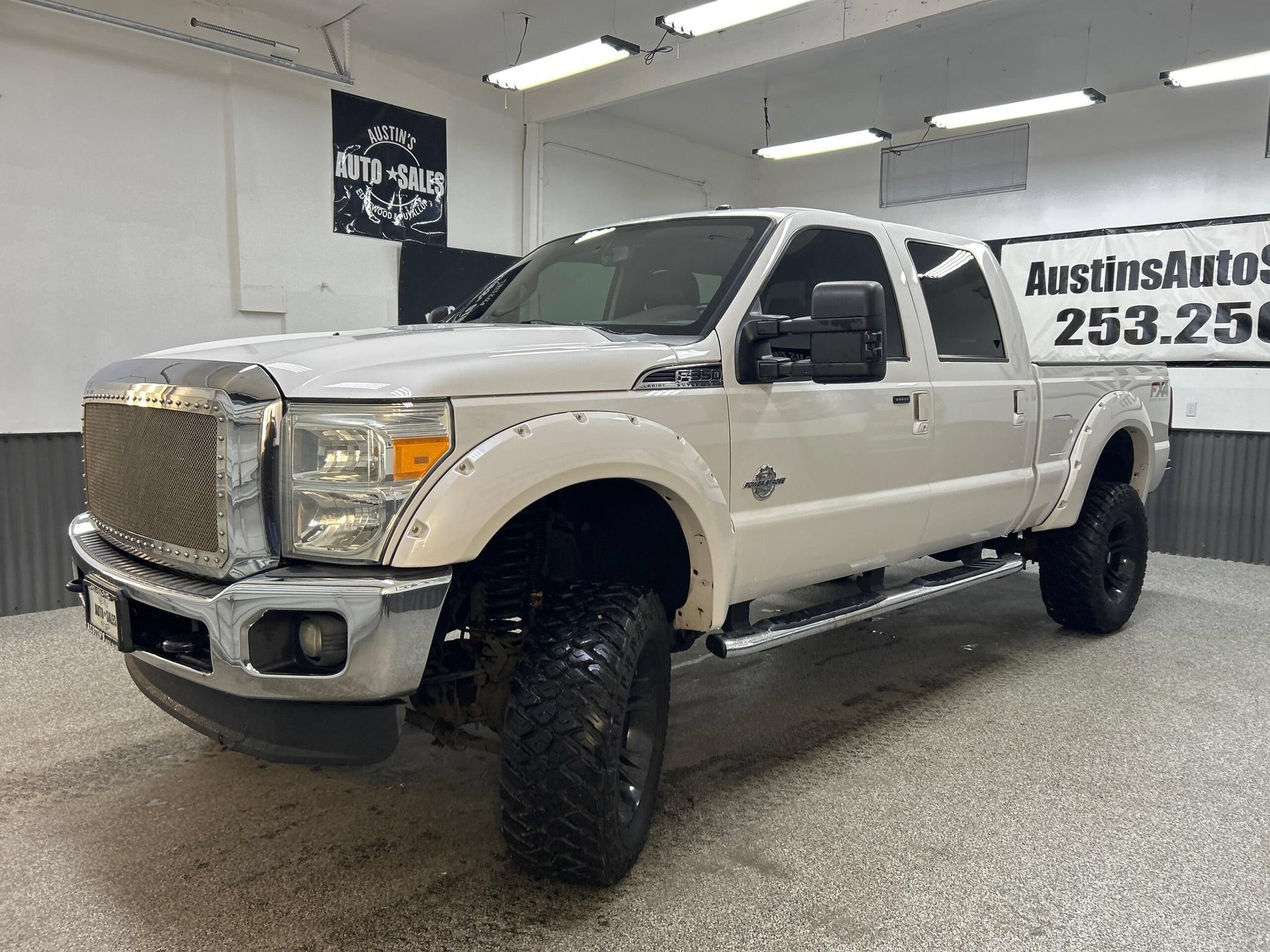 Used 2012 Ford F350 Lariat w/ FX4 4X4 Off-Road Pkg image 3