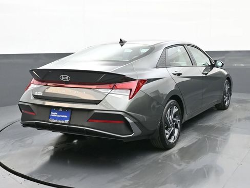 Certified 2025 Hyundai Elantra Sport image 4