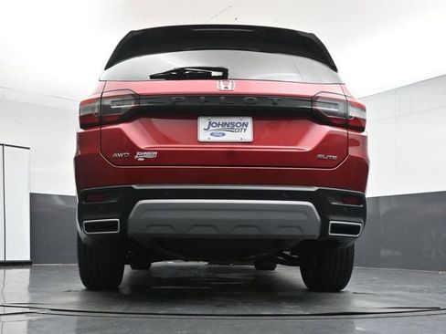 Used 2024 Honda Pilot Elite image 32