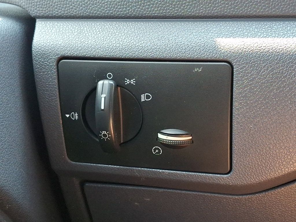 Used 2013 Ford Transit Connect XL FWD image 28