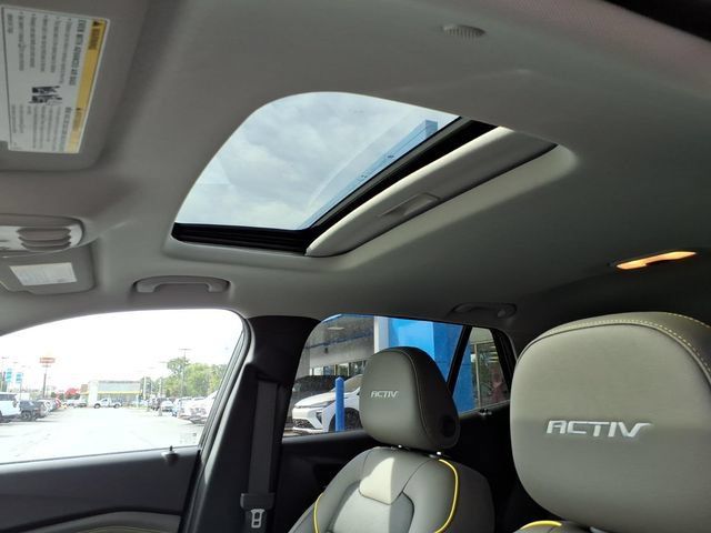 New 2026 Chevrolet Trax ACTIV w/ Sunroof Package FWD image 8