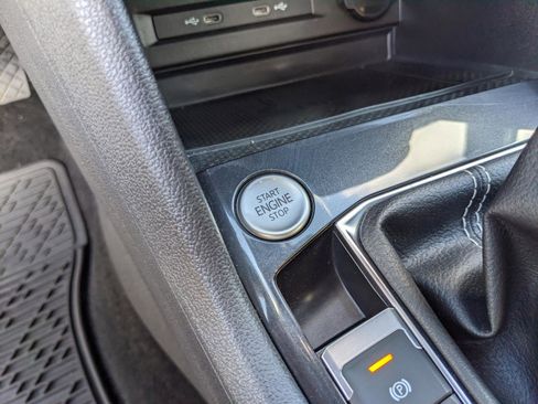 Used 2023 Volkswagen Tiguan SE image 24