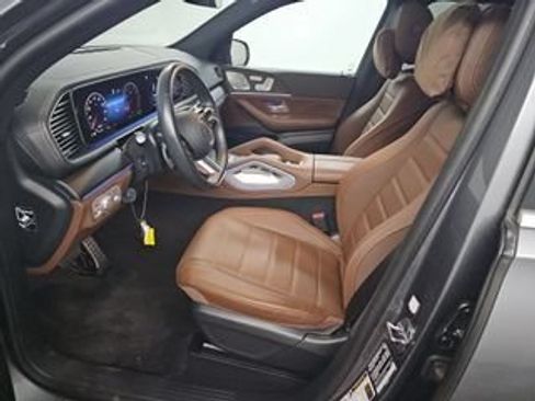 Used 2025 Mercedes-Benz GLS 450 4MATIC w/ AMG Line Exterior image 5