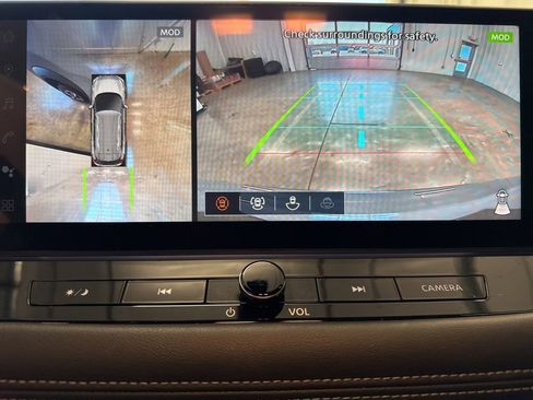 Used 2025 Nissan Rogue SL w/ SL Premium Package image 39