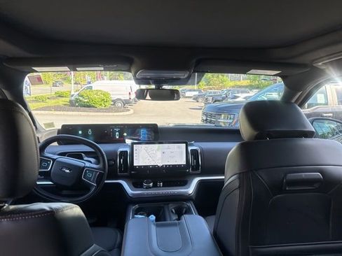 Used 2025 Ford Expedition Tremor AWD/4WD image 22