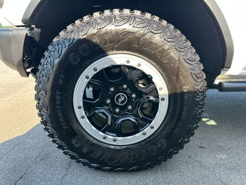 Used 2023 Ford Bronco Badlands w/ Sasquatch Package AWD/4WD image 25