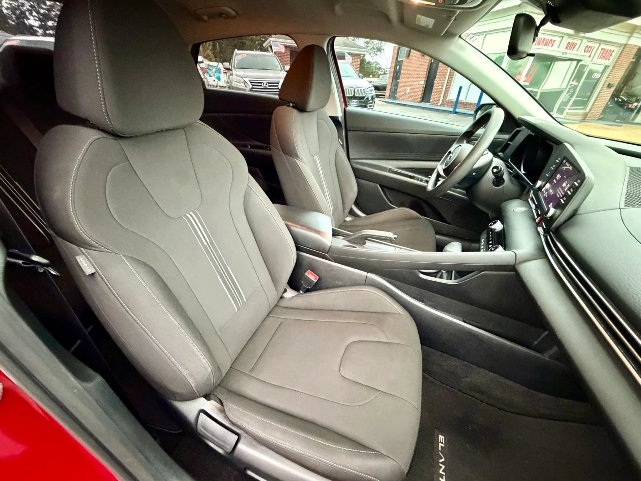 Used 2021 Hyundai Elantra SEL FWD image 11