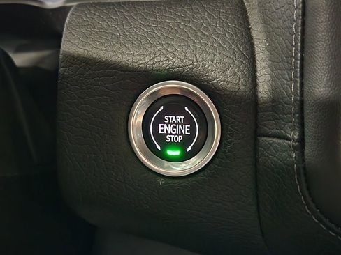 Used 2022 GMC Yukon Denali w/ Denali Premium Package AWD/4WD image 42
