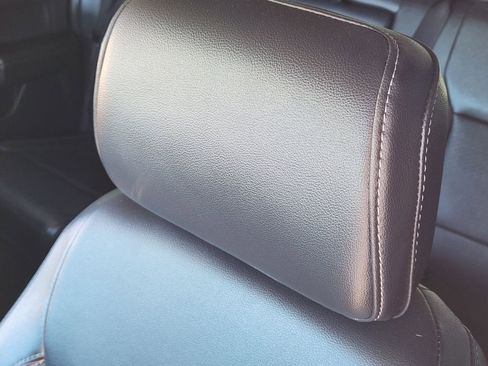 Used 2023 Ford F150 Lariat w/ Trailer Tow Package image 19