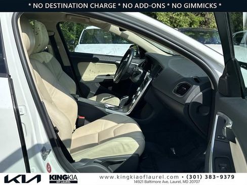 Used 2017 Volvo S60 T5 Dynamic w/ Vision Package FWD image 16