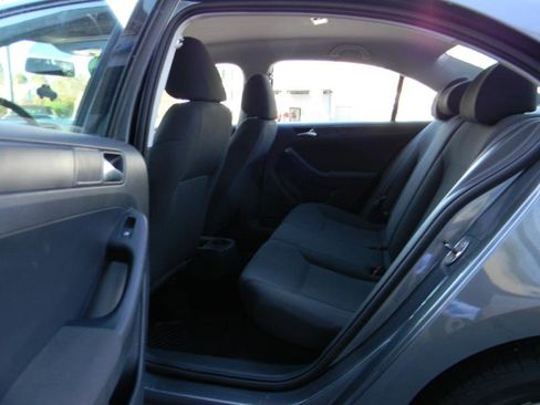 Used 2011 Volkswagen Jetta S image 11