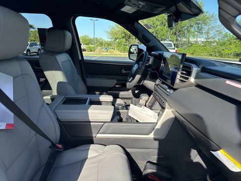 New 2026 Toyota Tundra Limited AWD/4WD image 31