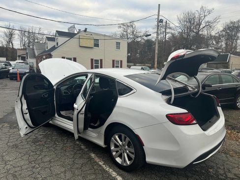 Used 2016 Chrysler 200 Limited image 9