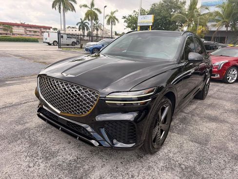 Used 2023 Genesis GV70 2.5T w/ Sport Prestige Package AWD/4WD image 3