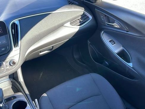 Used 2024 Chevrolet Malibu LT image 25