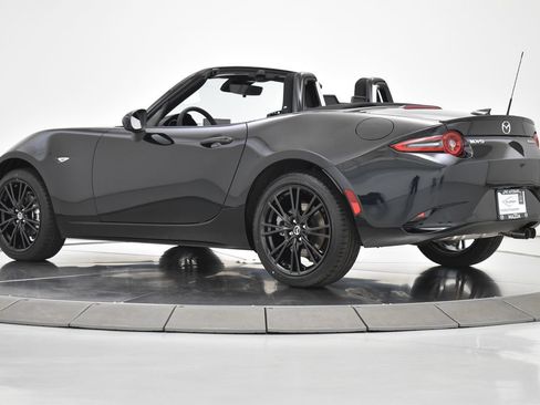 New 2026 MAZDA MX-5 Miata Club w/ Weather Package RWD image 18