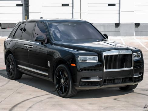 Used 2022 Rolls-Royce Cullinan image 19