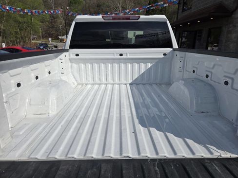Used 2024 Chevrolet Silverado 1500 LT AWD/4WD image 15