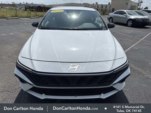 Used 2025 Hyundai Elantra Sport FWD image 2