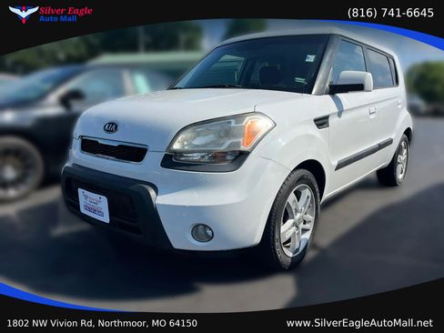Used 2010 Kia Soul + w/ Audio Pkg FWD image 1