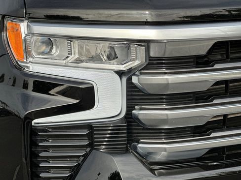 Used 2024 Chevrolet Silverado 1500 High Country w/ High Country Premium Package image 10