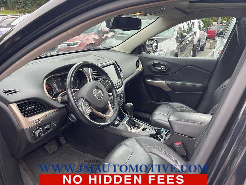 Used 2018 Jeep Cherokee Limited AWD/4WD image 2