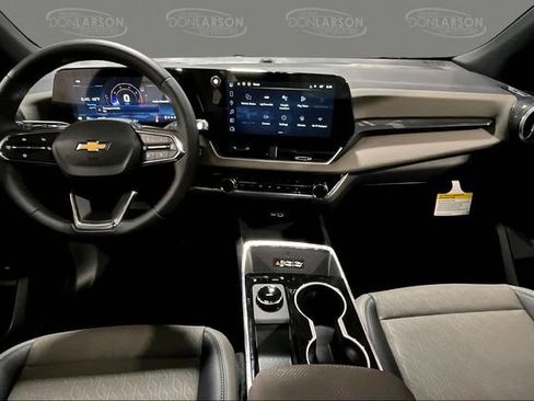 New 2026 Chevrolet Equinox LT w/ Convenience Package II AWD/4WD image 8