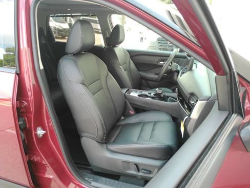 Used 2024 Nissan Rogue SL w/ SL Premium Package FWD image 24
